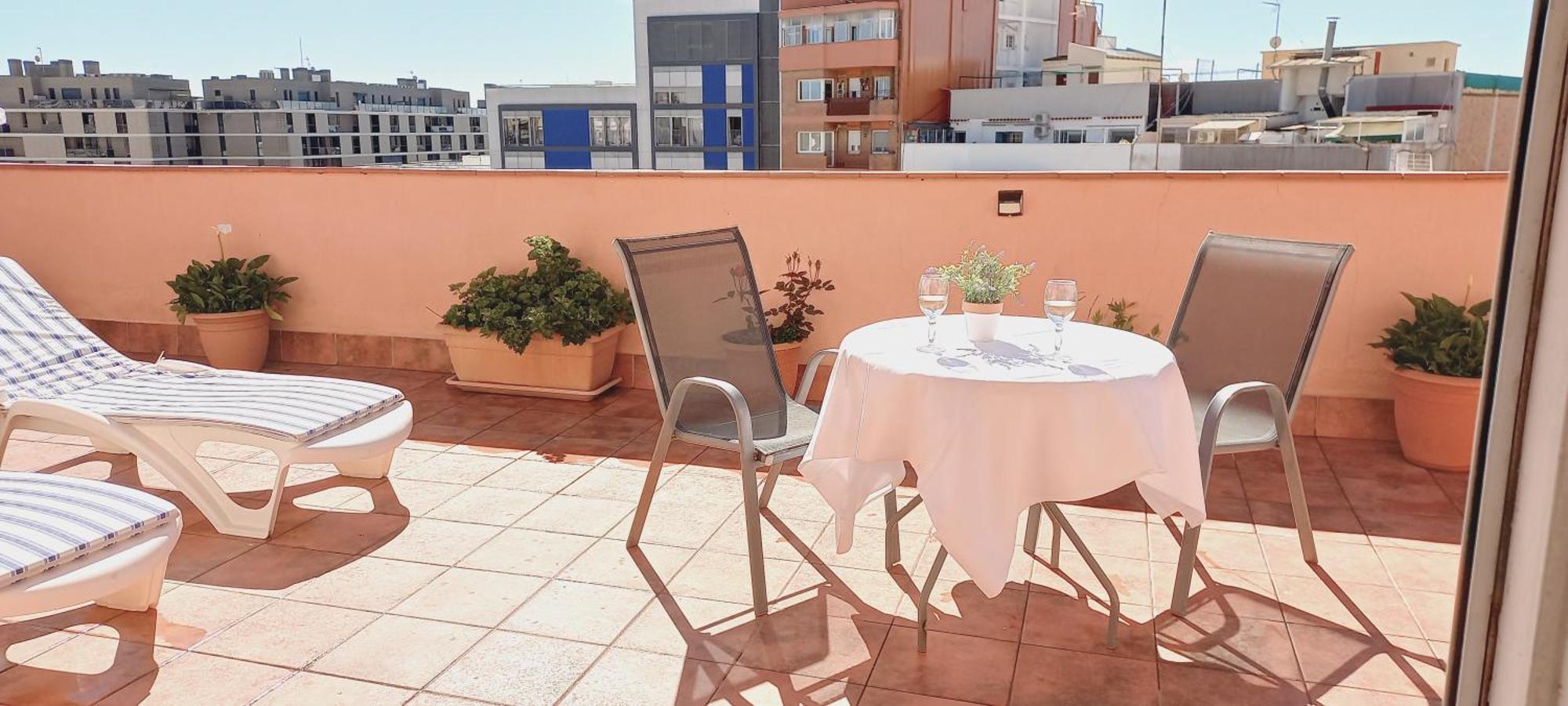 Cozy And Sunny Penthouse Fira Bcn Appartement L'Hospitalet de Llobregat Buitenkant foto